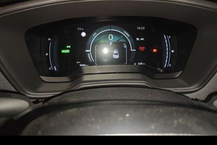 丰田 雷凌 2024款 智能电混双擎 1.8L 领先版中控内饰15