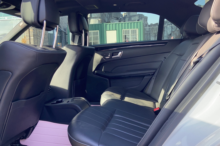 奔驰E级 2015款 改款 E 260 L 运动时尚型中控内饰7001