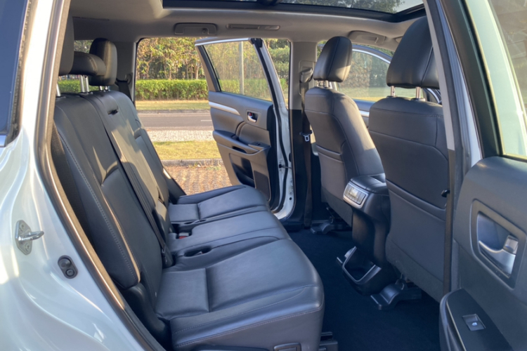 丰田 汉兰达 2017款 2.0T 两驱豪华版 7座中控内饰7003