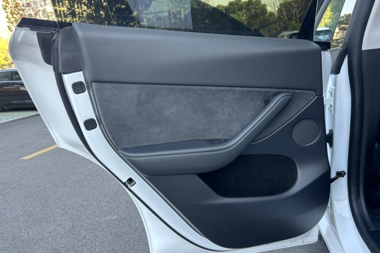 特斯拉 Model Y 2022款 后轮驱动版中控内饰7009