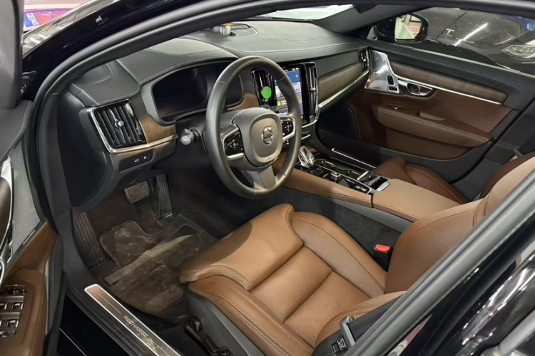 沃尔沃S90新能源 2024款 插电式混动 四驱长续航智雅豪华版中控内饰7005