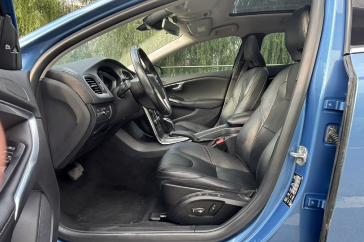 沃尔沃V40 2015款 1.6T 智雅版中控内饰7004