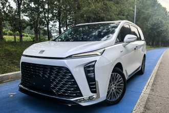 别克GL8新能源 2024款  陆尊 奢享版 7座