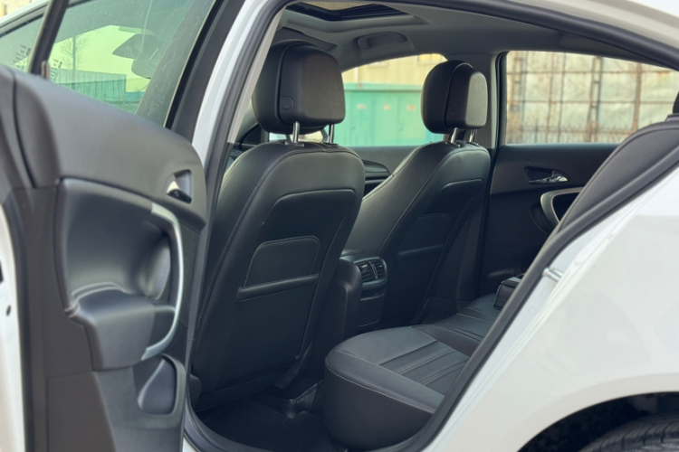 别克 君威 2015款 1.6T 精英技术型中控内饰7005