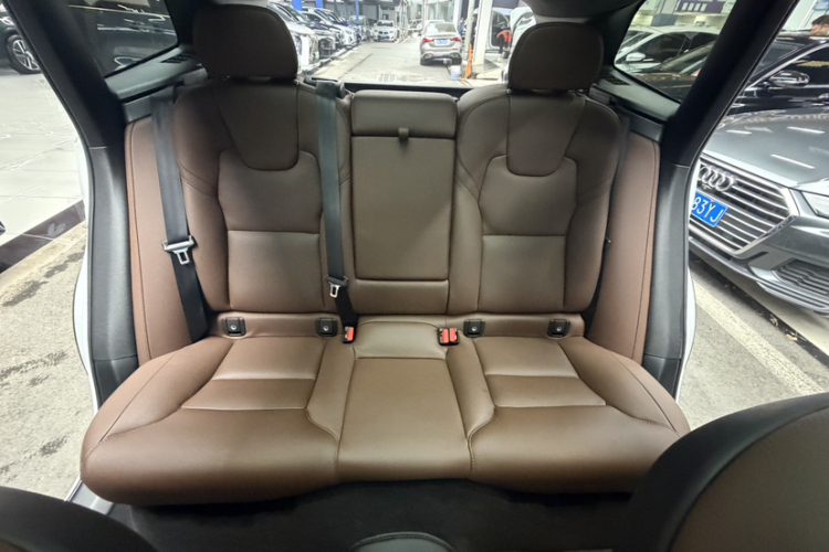 沃尔沃XC60 2024款 B5 四驱智远豪华版中控内饰7015