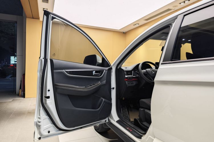 东风风行 风行T5 2020款 1.6L 手动舒适型 国VI车身外观6001