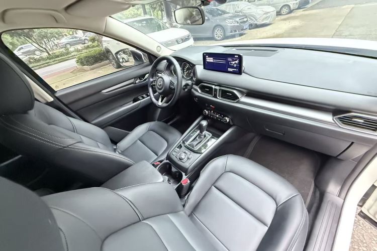 马自达CX-5 2022款 2.0L 自动两驱舒适型中控内饰7005