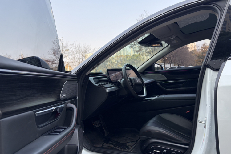 小鹏P7 2020款 670E中控内饰7003