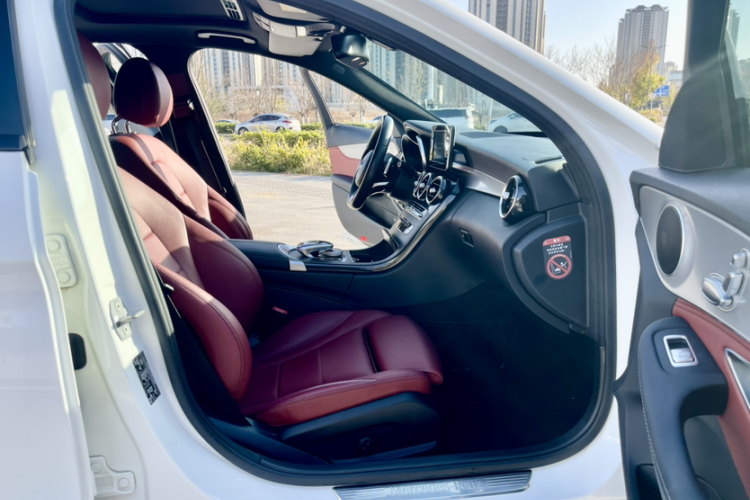 奔驰C级 2016款 C 200 运动版中控内饰7010