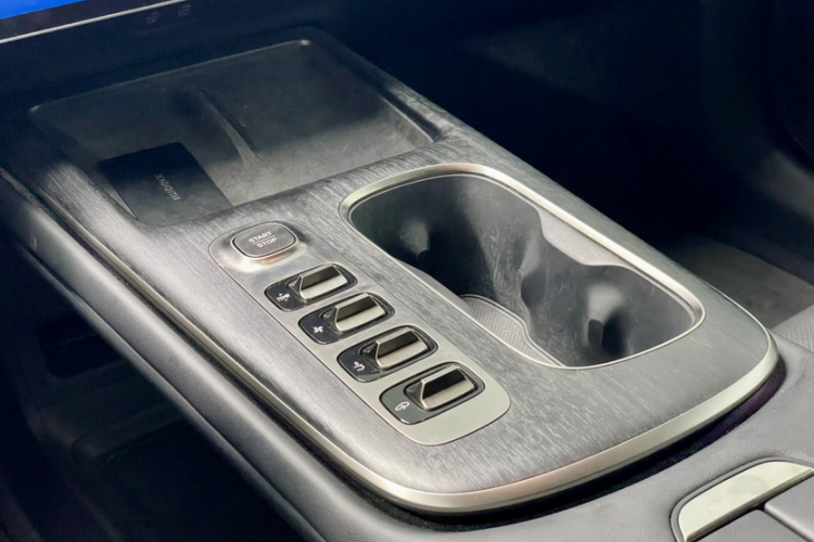 小米汽车 小米SU7 2024款 四驱Max创始版中控内饰7003