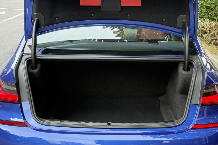 宝马3系 2021款 改款二 325Li M运动套装车身外观6009