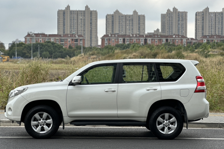 丰田 普拉多 2016款 2.7L 自动标准版车身外观6004