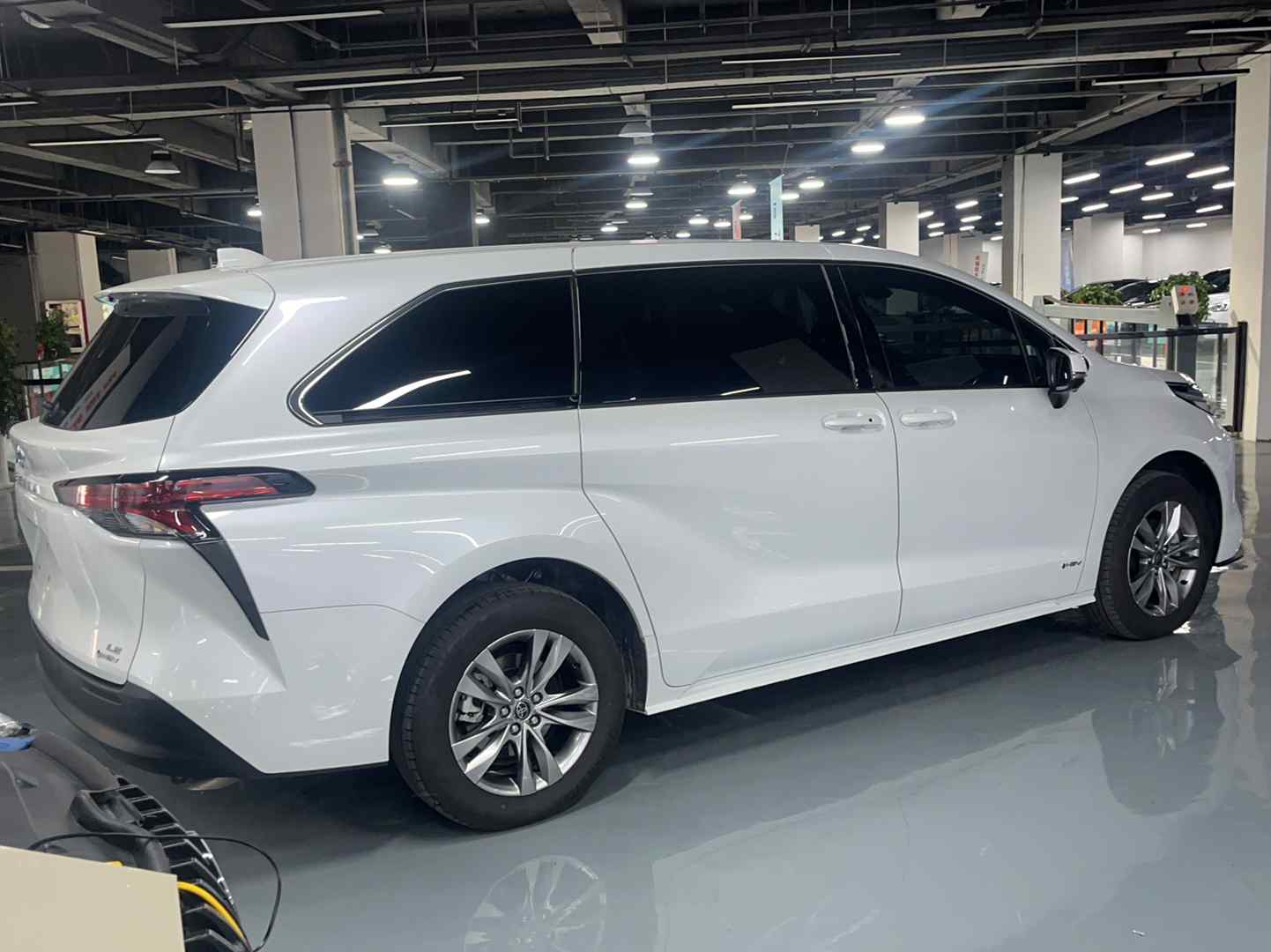 丰田 赛那SIENNA 2024款 2.5L混动 舒适版(4)