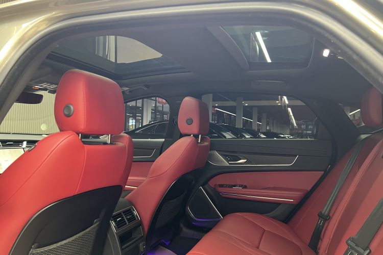 捷豹XFL 2021款 XFL 2.0T P250 两驱精英运动版中控内饰7009