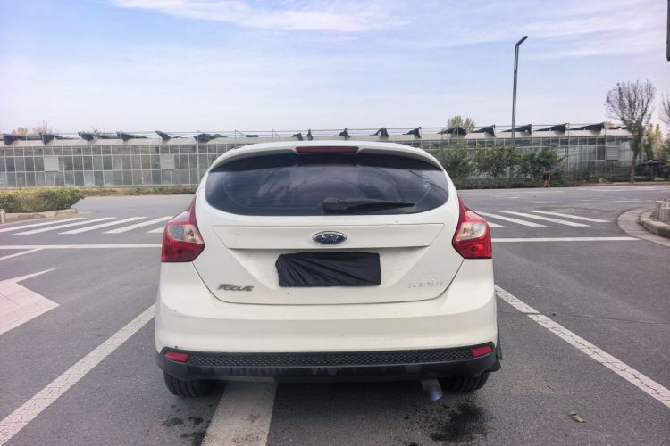 福特 福克斯 2012款 两厢 1.6L 自动舒适型车身外观6006