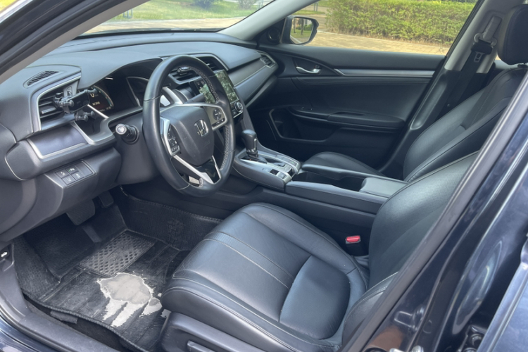 本田 思域 2016款 220TURBO CVT尊耀版局部细节19