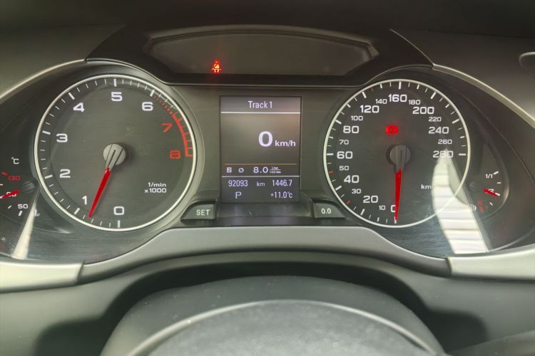 奥迪A4L 2012款 2.0 TFSI 自动运动型中控内饰15