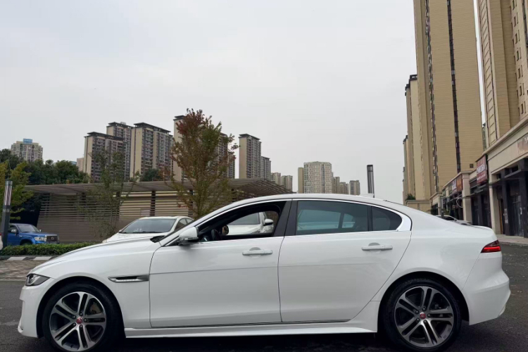 捷豹XEL 2021款 2.0T 250PS R-DYNAMIC S进取运动版车身外观6007