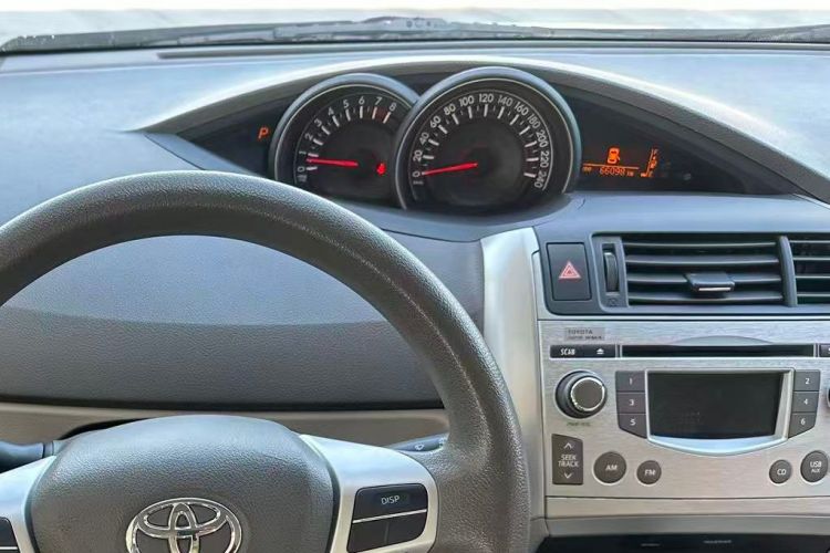 丰田 逸致 2014款 星耀 180E CVT精英版中控内饰15