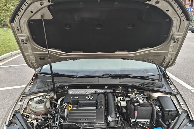 大众 高尔夫 2020款 200TSI DSG舒适进取版局部细节24