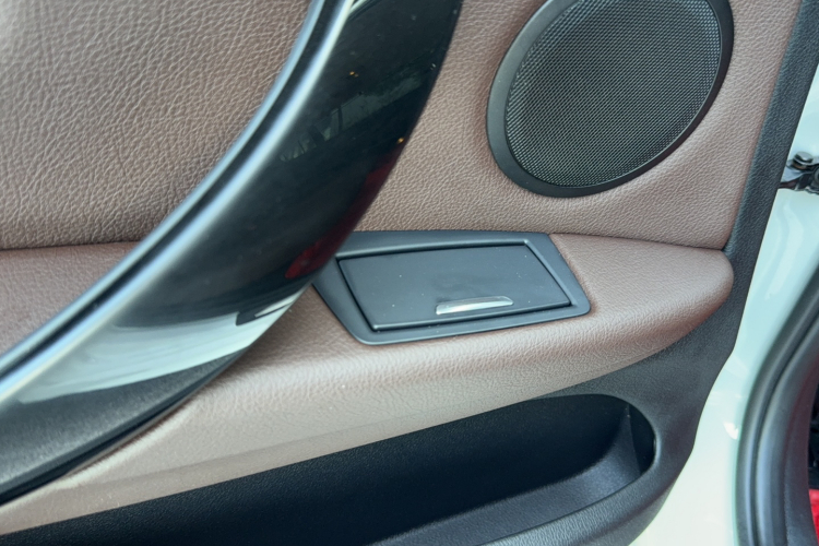 宝马3系 2019款 320Li M运动套装中控内饰7006