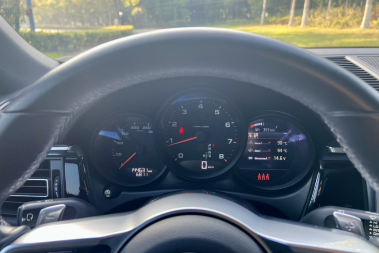 保时捷 2018款 Macan 2.0T中控内饰15