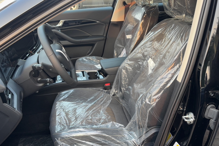 奔腾B70 2025款 龙耀版 1.5T 质享型中控内饰7004