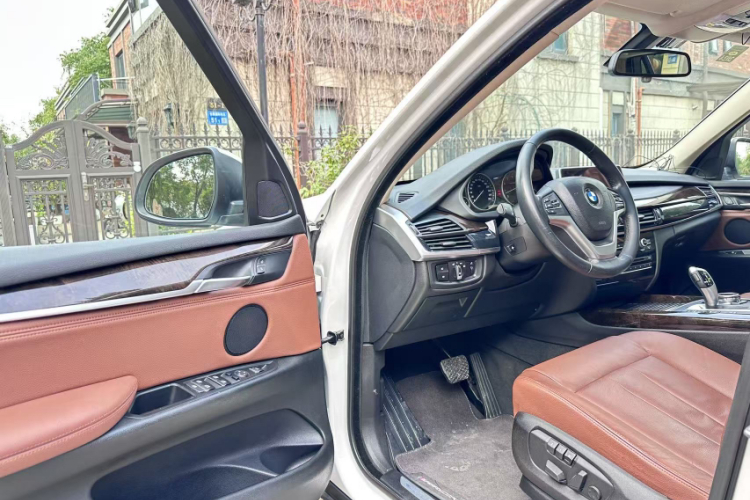 宝马X5(进口) 2014款 xDrive35i 典雅型中控内饰7002