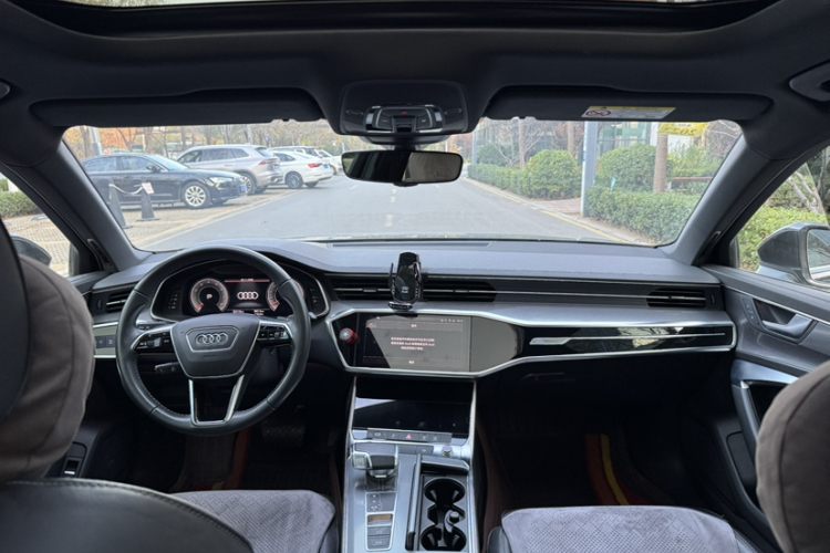 奥迪A6L 2021款 40 TFSI 豪华动感型中控内饰7001