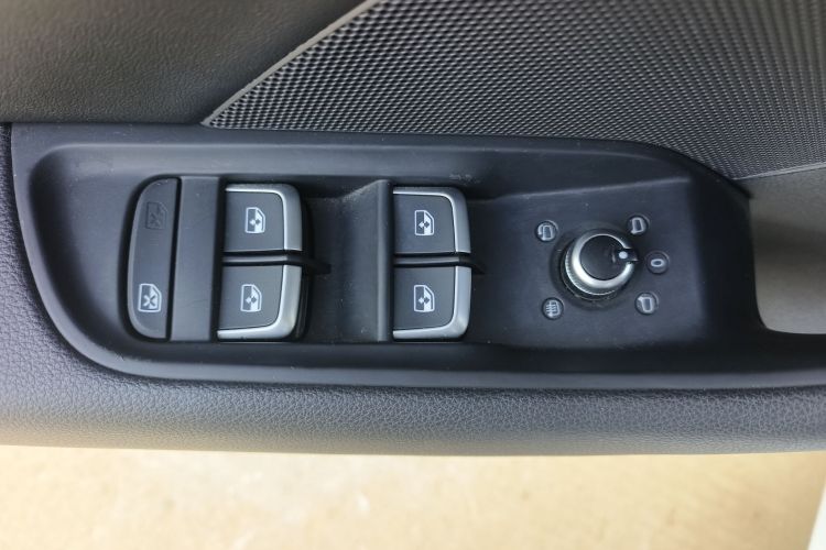 奥迪A3 2020款 Sportback 35 TFSI 时尚型 国VI中控内饰7010