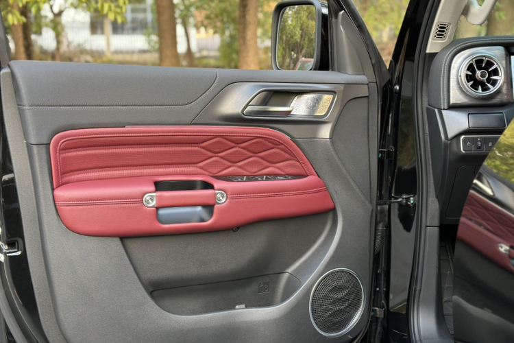 坦克300 2024款 2.0T 穿越者中控内饰7007