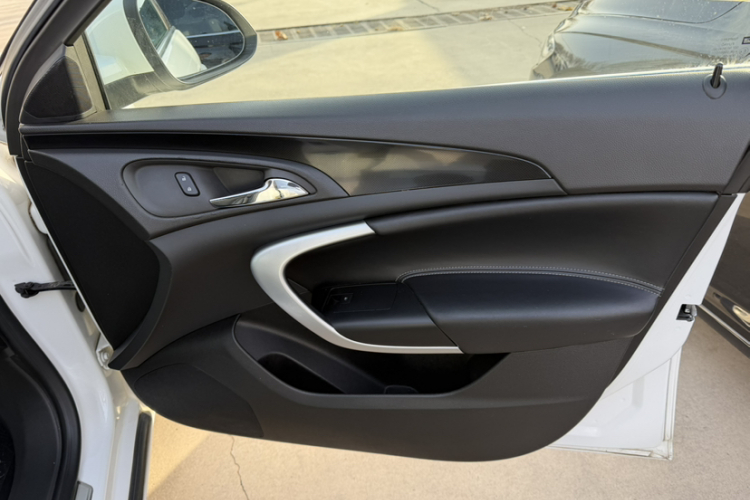 别克 君威 2015款 1.6T 领先技术型局部细节9003