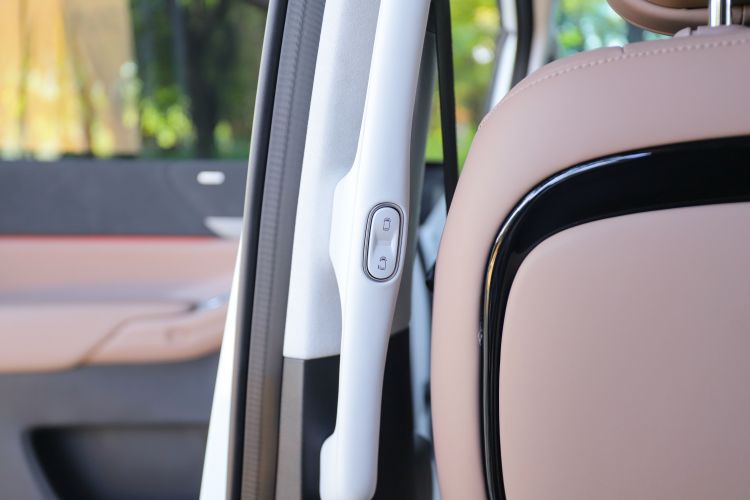 小鹏X9 2024款 702超长续航Pro中控内饰7004