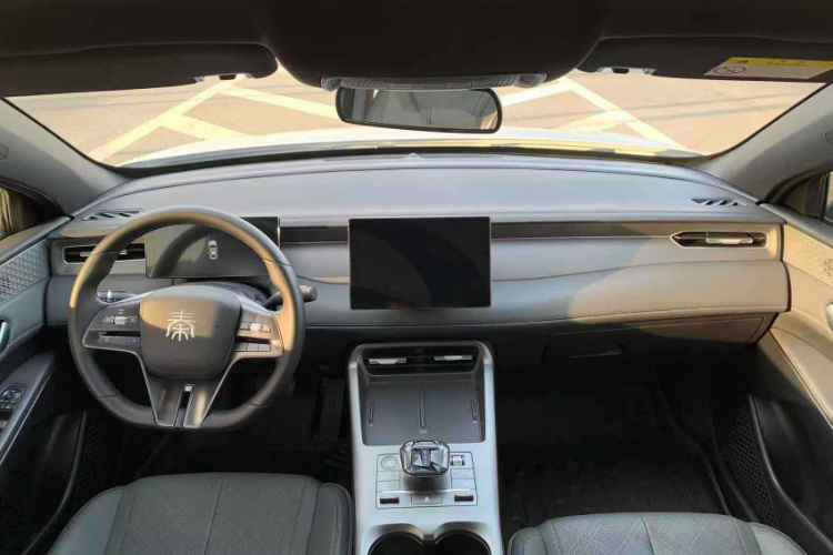 比亚迪 秦PLUS 2025款 DM-i 智驾版 55KM领先型中控内饰7004