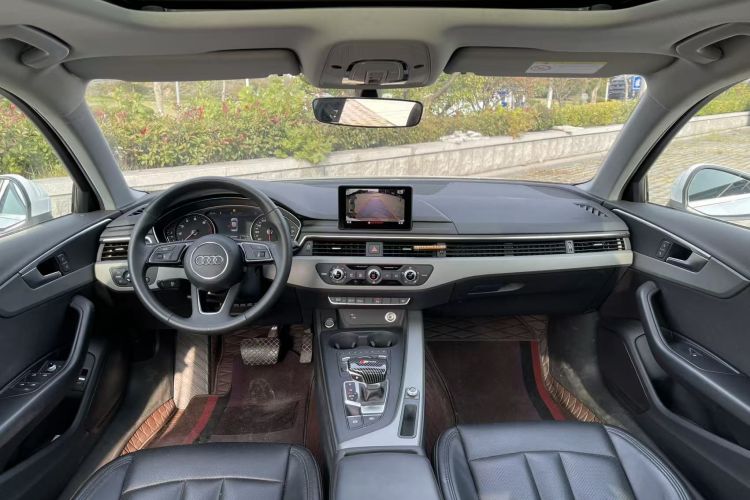 奥迪A4L 2018款 30周年年型 40 TFSI 进取型中控内饰7001