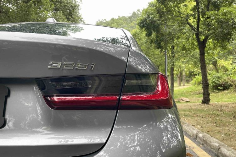 宝马3系 2024款 325i M运动套装车身外观6011