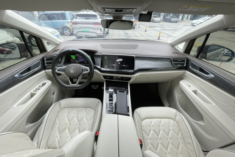 大众 威然 2022款 380TSI 尊贵版中控内饰7001