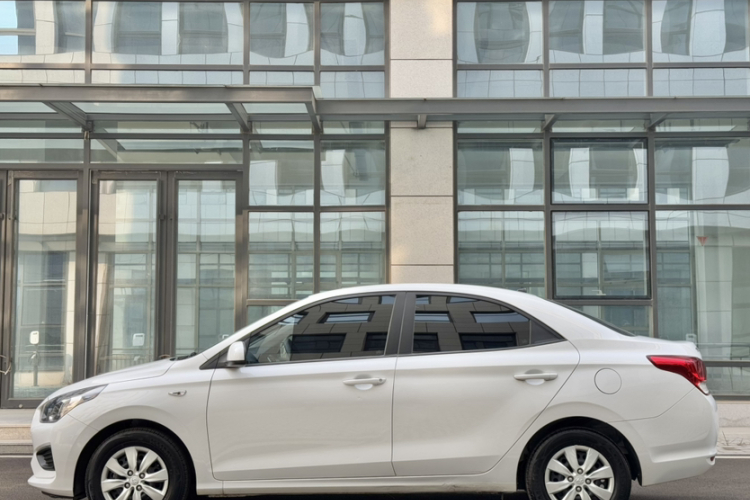 现代 瑞纳 2020款 1.4L 手动GL焕新版车身外观6001