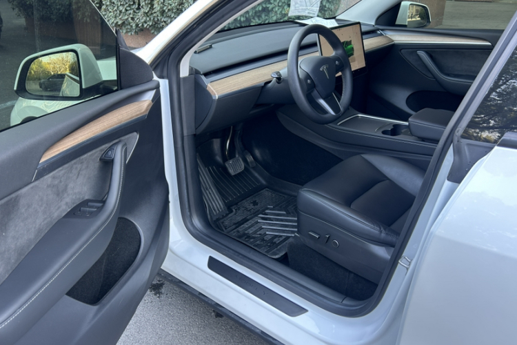 特斯拉 Model Y 2022款 后轮驱动版中控内饰7004