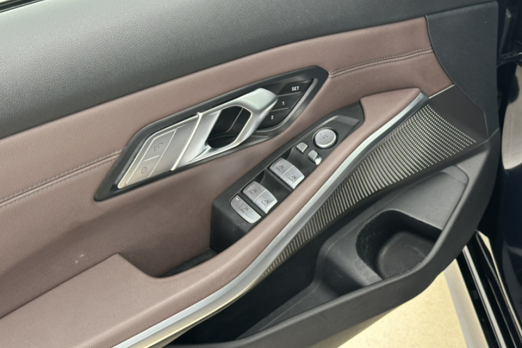 宝马3系 2021款 改款 320Li M运动套装局部细节9001