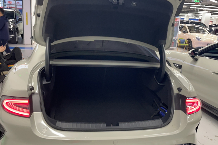 小米汽车 小米SU7 2024款 四驱超长续航高阶智驾Max版局部细节23