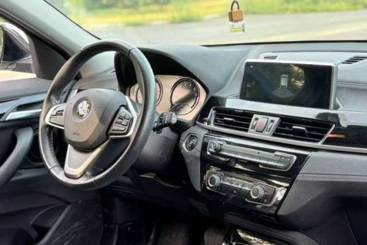 宝马X2(进口) 2019款 sDrive20i M越野套装 国VI中控内饰7002