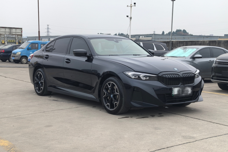 宝马i3 2023款 eDrive 40 L 曜夜套装车身外观6004