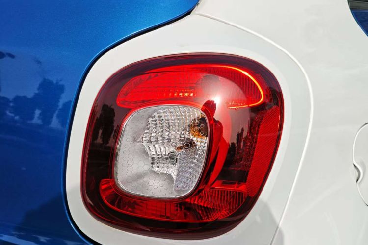 smart forfour 2018款 1.0L 52千瓦灵动版车身外观6012