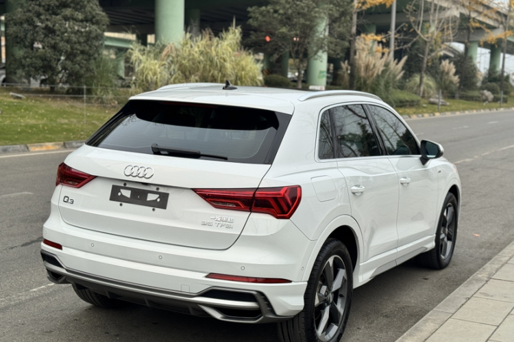 奥迪Q3 2021款 35 TFSI 时尚动感型车身外观6004