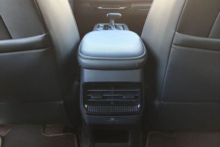 五菱汽车 五菱佳辰 2022款 1.5T CVT尊享旗舰型中控内饰7004