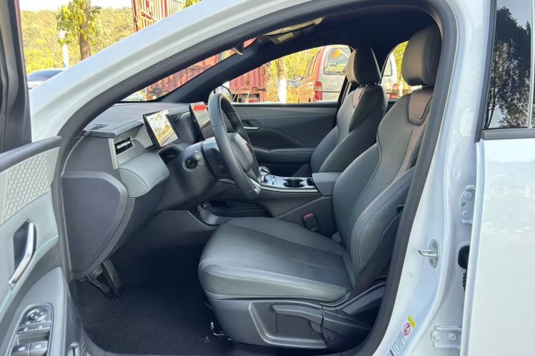 比亚迪 秦PLUS 2025款 DM-i 智驾版 55KM领先型中控内饰7005