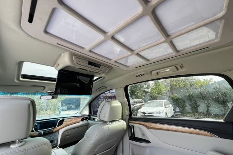 别克GL8 2018款 ES 28T 舒适型 国VI中控内饰7004