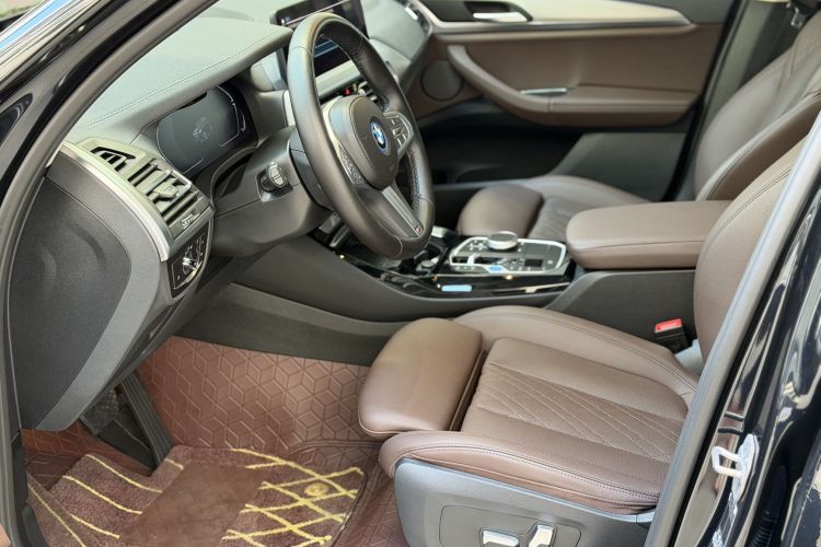 宝马iX3 2022款 改款 创领型中控内饰7009