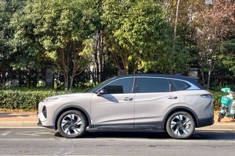 奔腾 悦意07 2025款 210km 悠享版车身外观6003